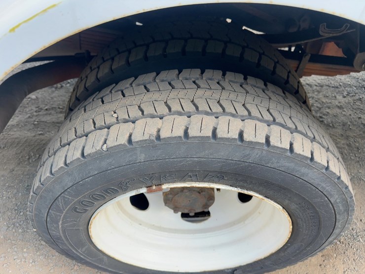 2012-ford-f550-xl-image-9