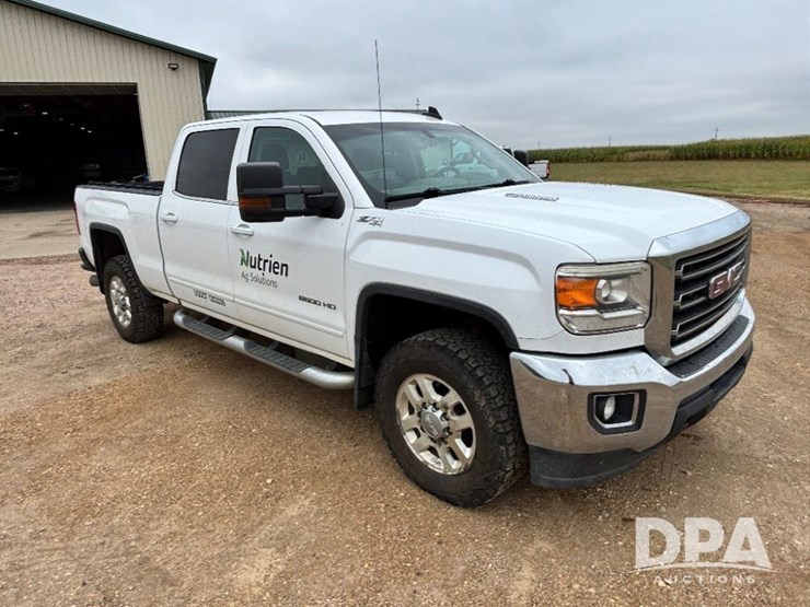 2015-gmc-sierra-2500hd-image-5