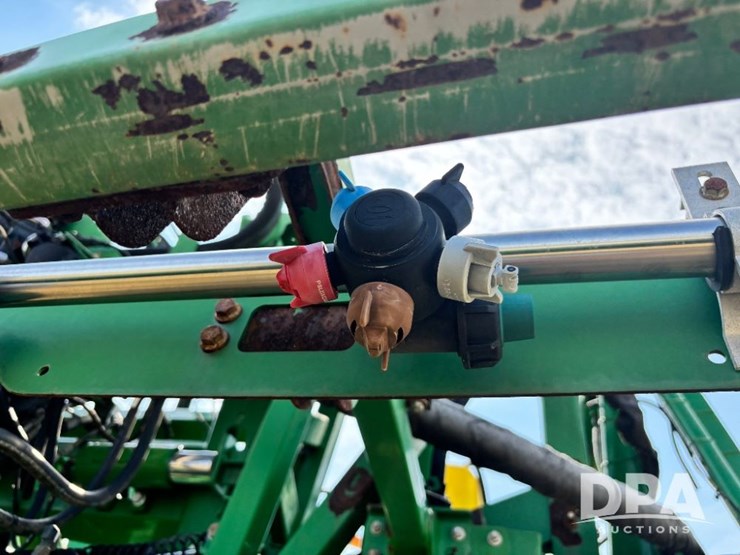 2018-john-deere-r4038-image-107