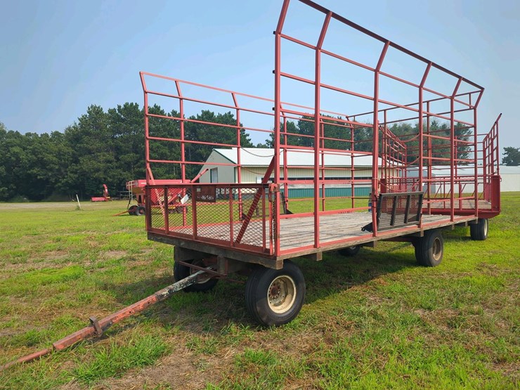 minnesota-metal-kicker-rack,-18-long-x-8'10"-wide,-schwartz-running-gear-
(stored-inside)-image-1