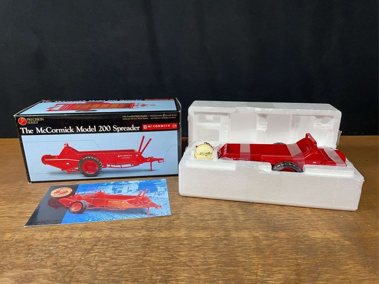 1/16-mccormick-200-spreader-precision-nib-ertl-image-1