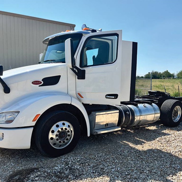 PETERBILT 579