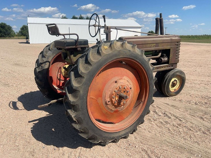 john-deere-model-b-image-3