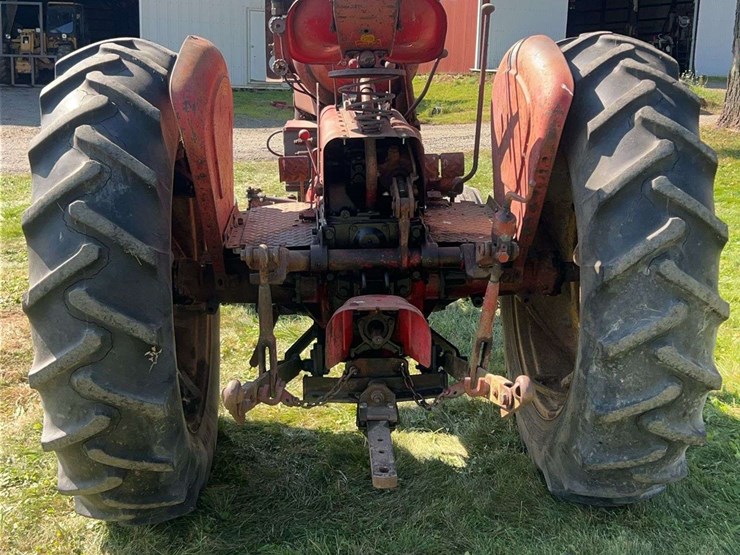 massey-ferguson-444-image-4