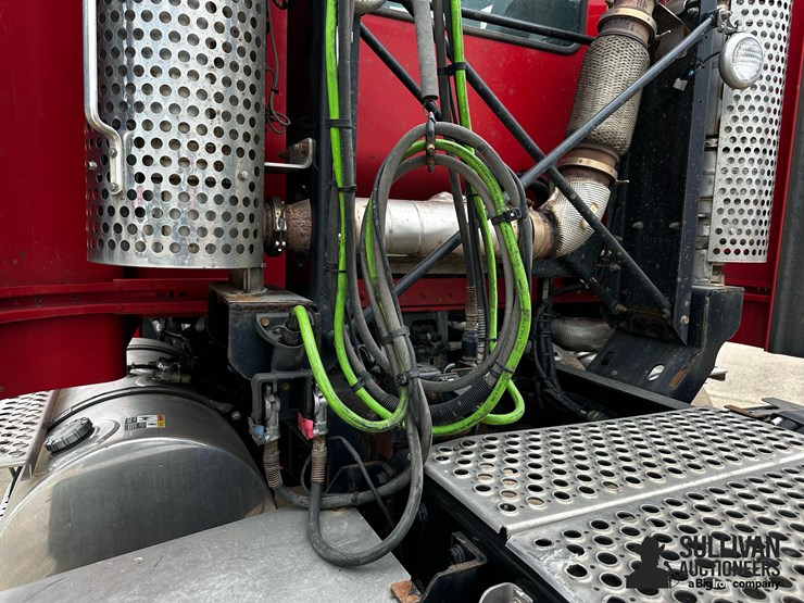 2016-kenworth-t440-image-19