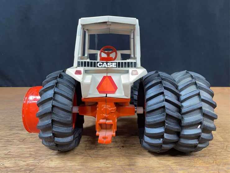 1/16-case-2590-1981-nfts-ertl-image-7