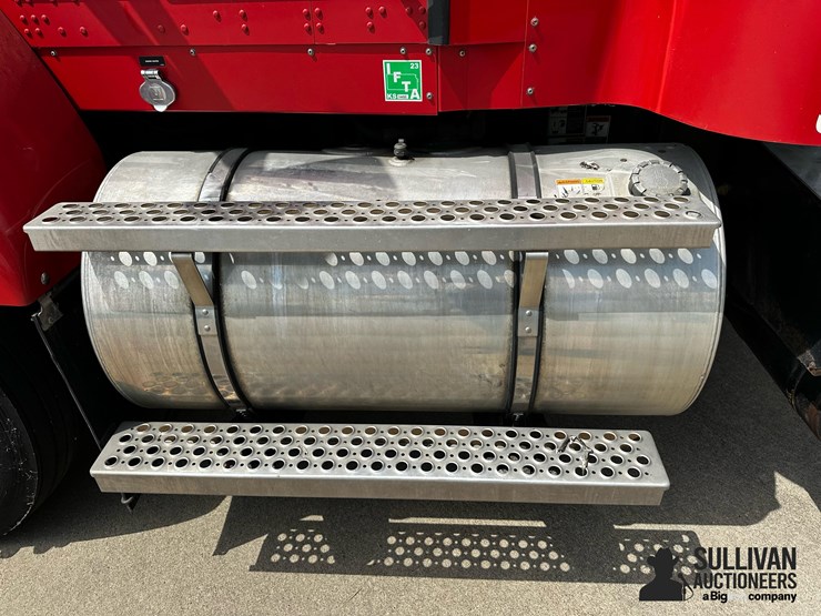 2012-kenworth-t440-image-12
