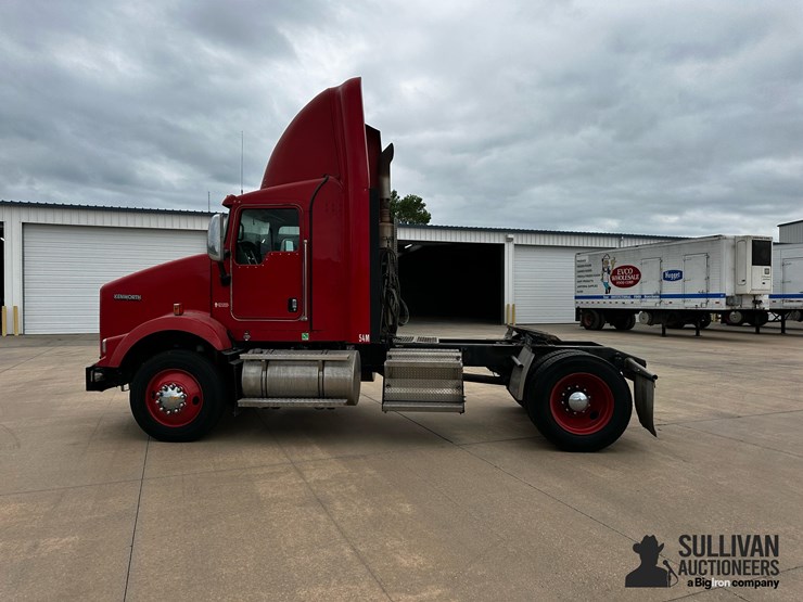 2010-kenworth-t800-image-8
