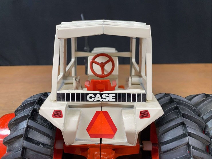 1/16-case-2590-1981-nfts-ertl-image-16