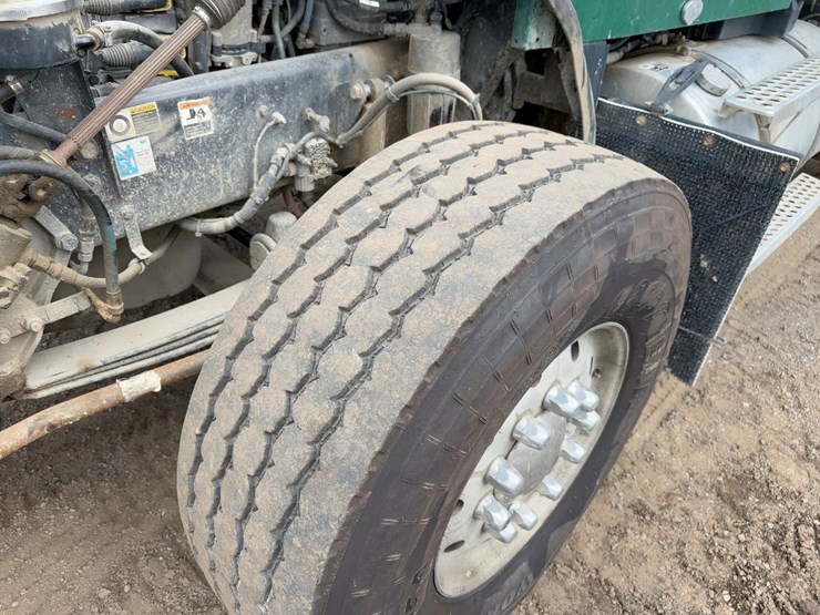 2016-kenworth-t800-image-10