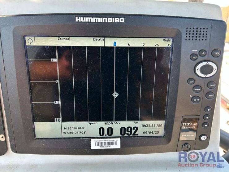 2007-boston-whaler-boat-w/-dual-200hp-mercury-optimax-image-34