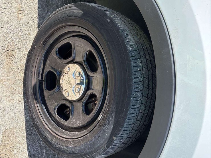 2018-ford-explorer-image-23