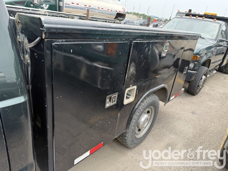 2016-ford-f350-xl-image-17