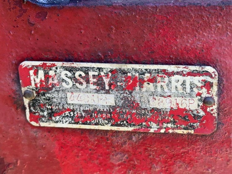 massey-ferguson-44-image-45