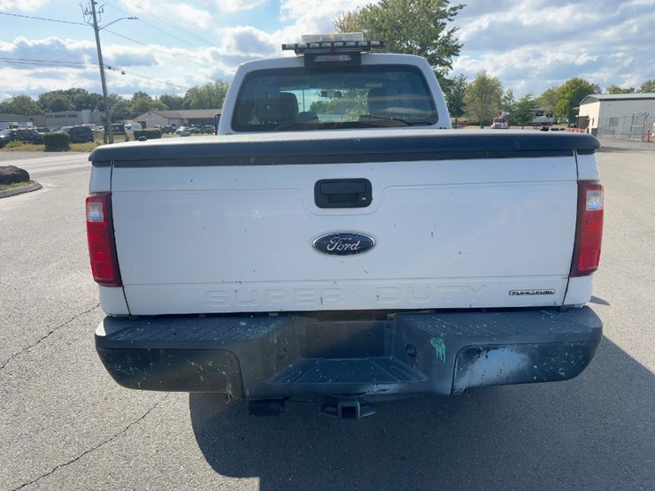 2016-ford-f250-xl-image-4