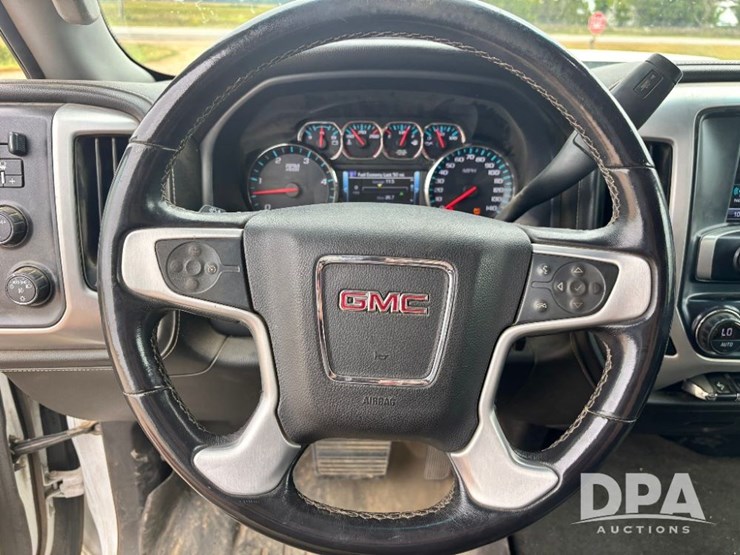 2017-gmc-sierra-2500hd-image-86