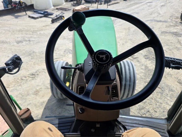 john-deere-8100-image-28