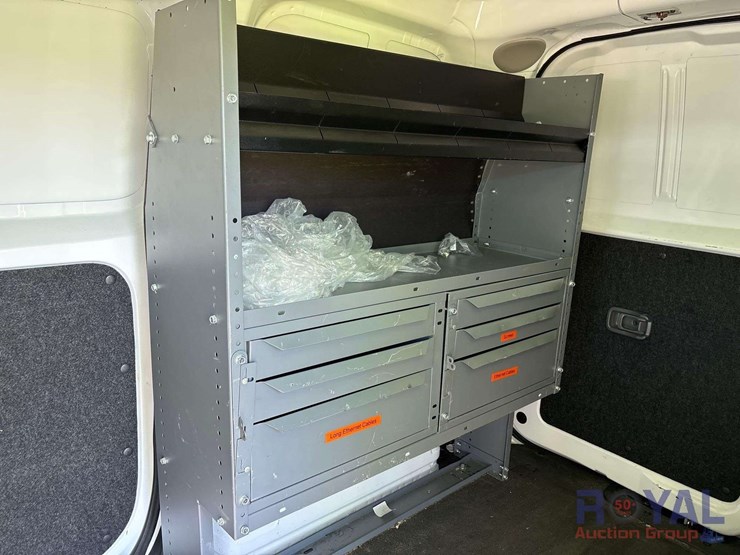 2017-nissan-nv200-image-24