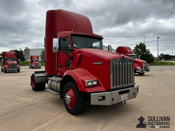 2010-kenworth-t800-image-3