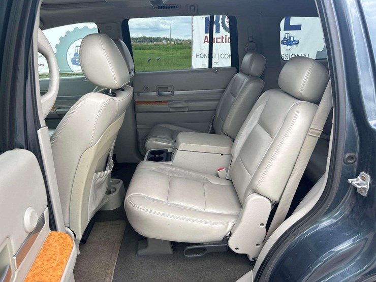 2008-chrysler-aspen-image-16