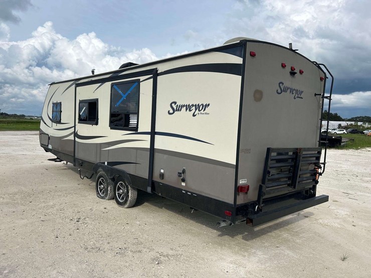 2016-forest-river-surveyor-285ikds-32ft-t/a-travel-trailer-image-3