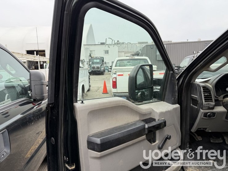 2020-ford-f250-xl-image-12
