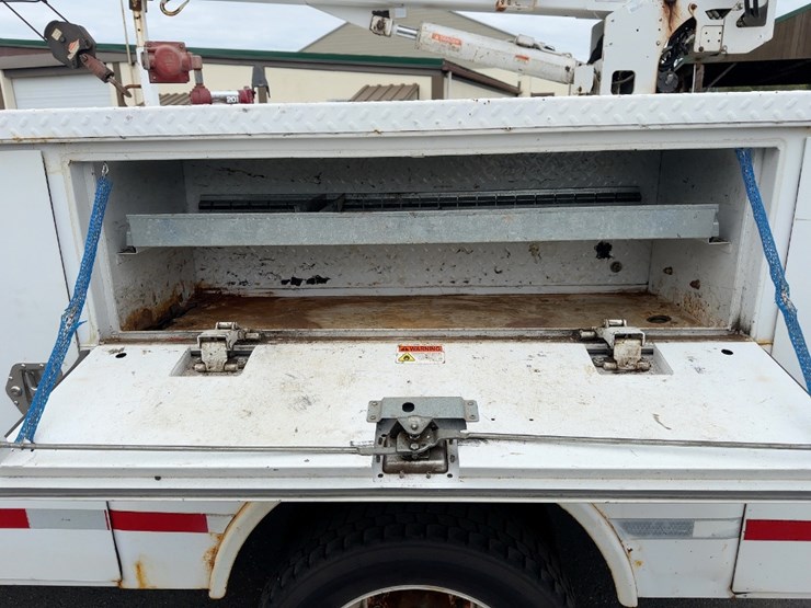 2008-ford-f550-xl-image-16