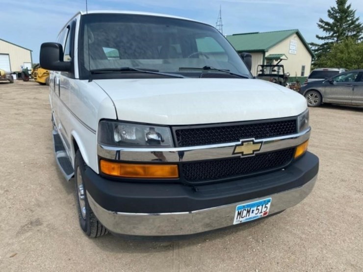 2004-chevy-express-van,-waldoch-crafts-edition,-image-52