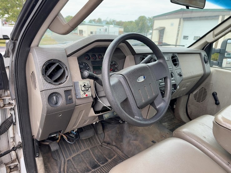 2008-ford-f550-xl-image-30