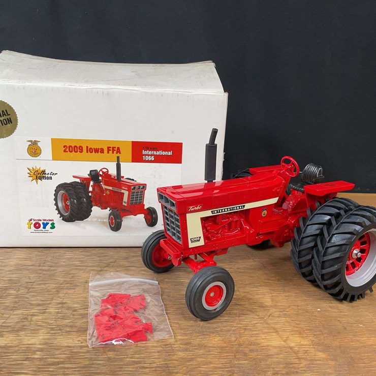 1/16 IH 1066 2009 Iowa FFA NIB SM