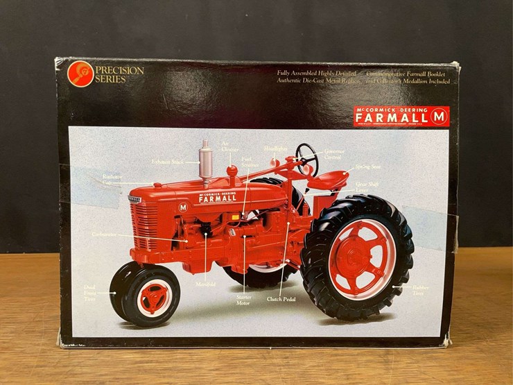1/16-farmall-m-50-years-ffa-precision-nib-ertl-image-19