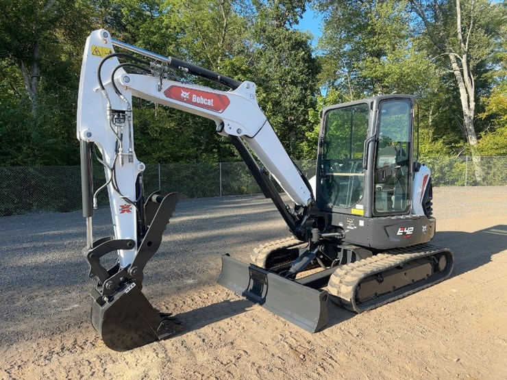 2021-bobcat-e42-image-1