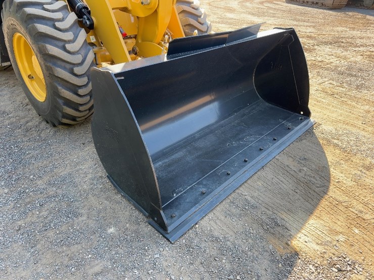2020-caterpillar-910m-image-8