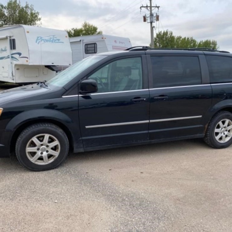 2010 CHRYSLER TOWN & COUNTRY