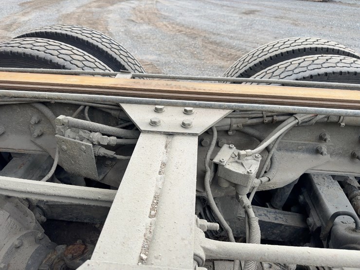 2016-kenworth-t800-image-24
