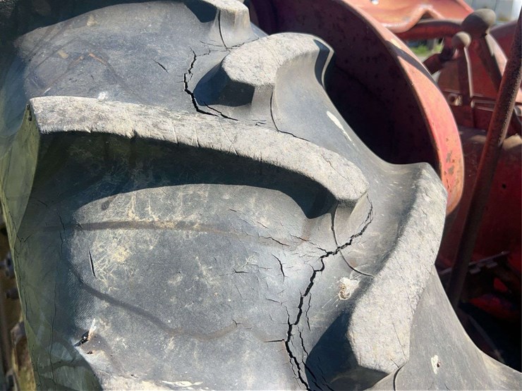 massey-ferguson-444-image-28