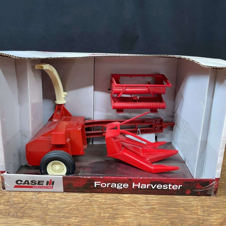 1/16 Case-IH Forage Harvester NIB Ertl