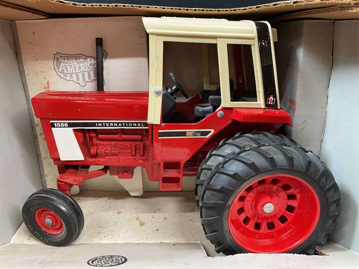 1/16-ih-1586-ertl-image-7