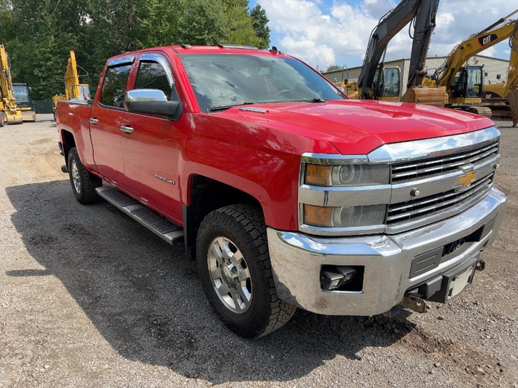 2015-chevrolet-silverado-2500hd-image-7