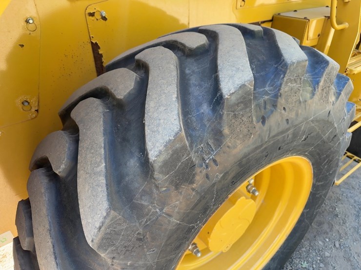 2020-caterpillar-910m-image-14