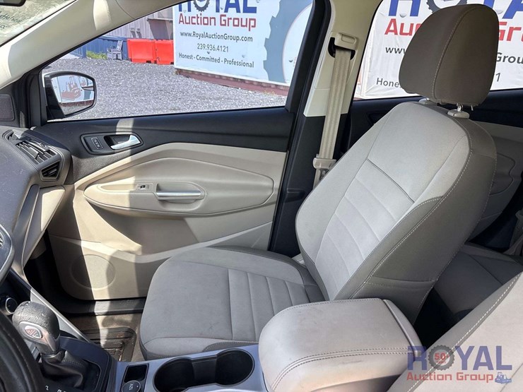 2015-ford-escape-image-17