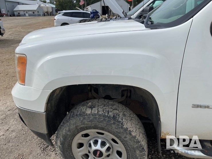 2012-gmc-3500hd-image-9