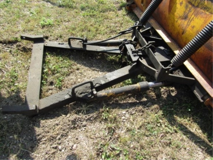 meyers-90in.-plow-w/mounts-&-controls-image-8