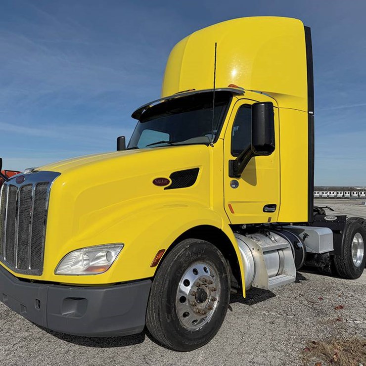 2021 PETERBILT 579