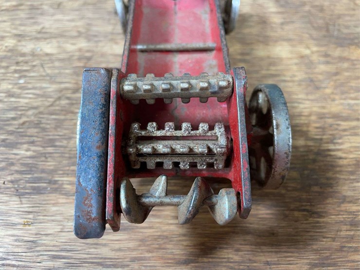1/16-mccormick-deering-spreader-arcade-image-16