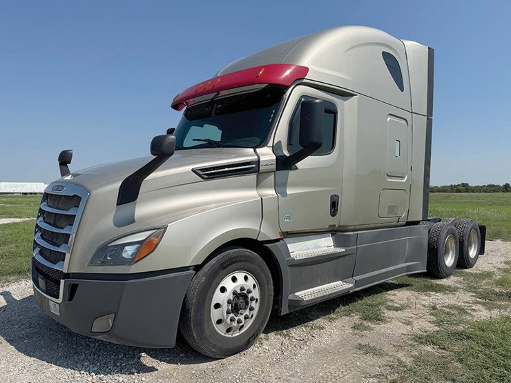 2019-freightliner-cascadia-126-image-1