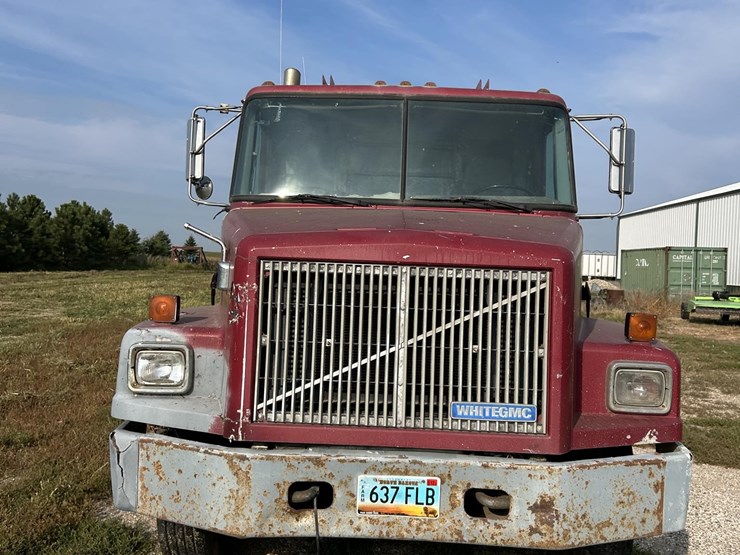 1994-white/gmc-wg64t-image-2