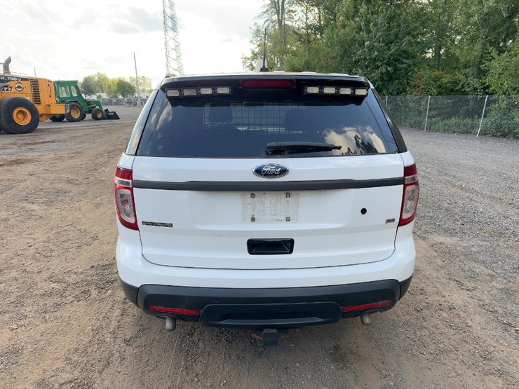 2014-ford-explorer-image-4