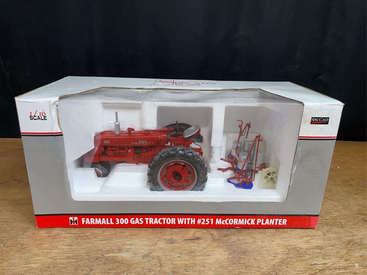 1/16-farmall-300-w/planter-2008-lafayette-nib-sc-image-1