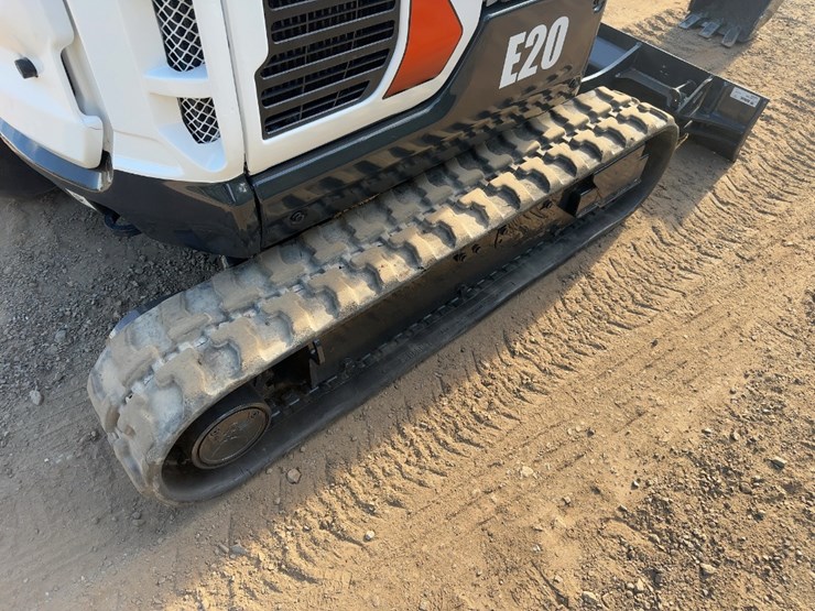 2022-bobcat-e20-image-21
